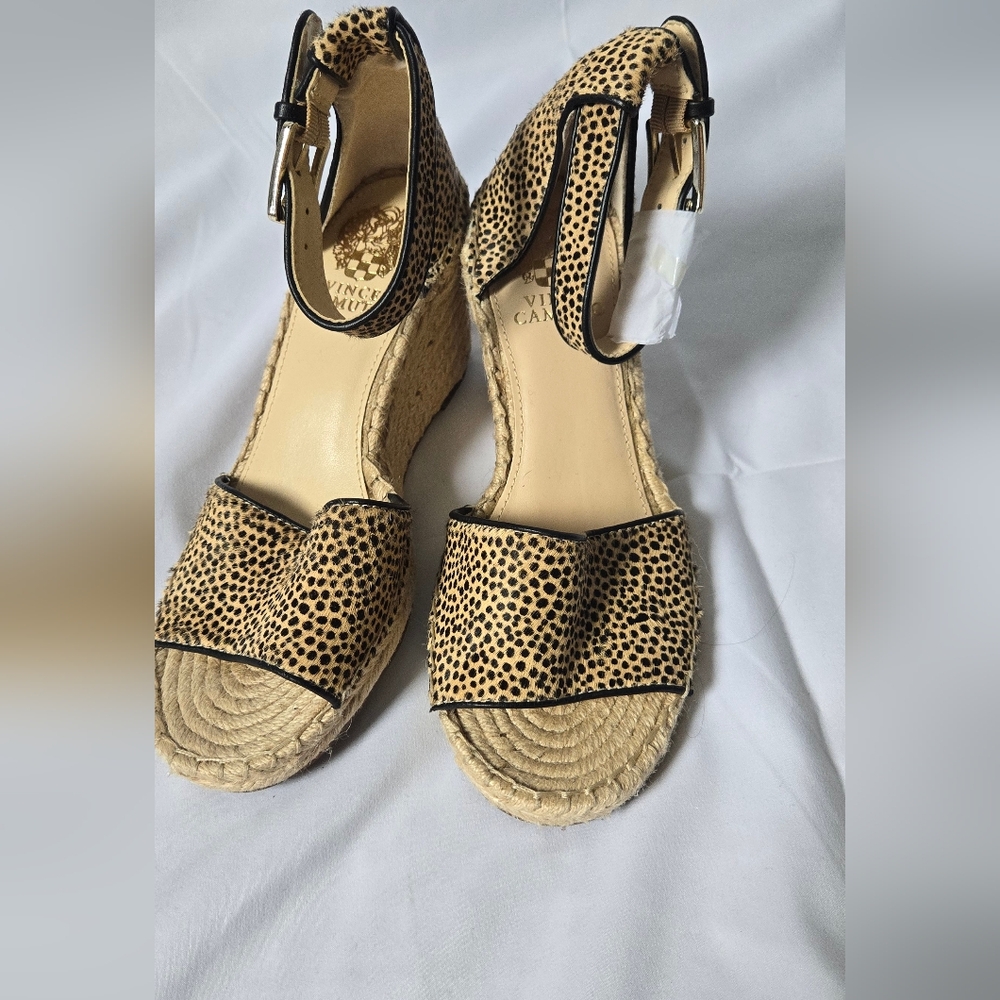 Like New Vince Camuto Leera Calf Hair Animal Print Wedge Sandal Size 7.5